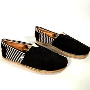 Black and white TOMS shoes men's size 11